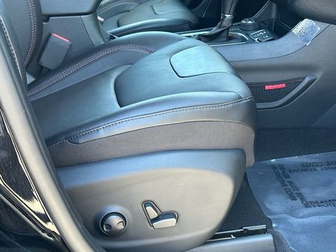 Used 2022 Jeep Cherokee Trailhawk w/ Premium Leather Package AWD/4WD image 13