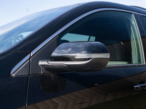 New 2026 Chevrolet Traverse LT image 9