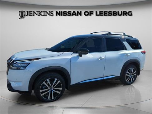 New 2025 Nissan Pathfinder Platinum w/ Lighting Package (N92) image 5