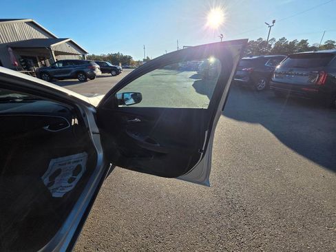 Used 2022 Chevrolet Malibu LT image 10