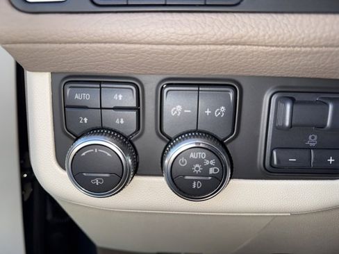 Used 2021 GMC Yukon XL Denali w/ Denali Ultimate Package image 18