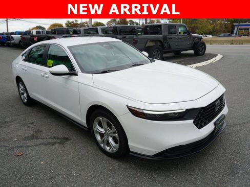 Used 2023 Honda Accord LX image 1