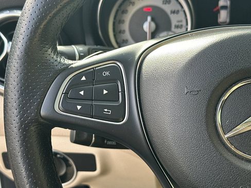 Used 2017 Mercedes-Benz GLA 250 4MATIC image 29