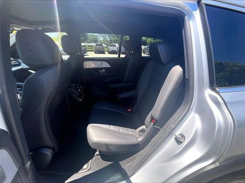 Used 2025 Mercedes-Benz GLS 450 4MATIC image 15