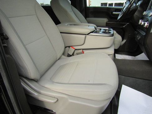 Used 2022 GMC Sierra 2500 SLE w/ SLE Value Package; image 18