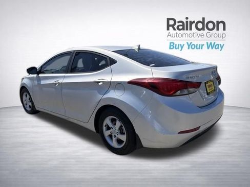 Used 2015 Hyundai Elantra SE FWD image 5