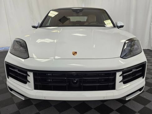 Certified 2025 Porsche Cayenne E-Hybrid Coupe AWD/4WD image 10