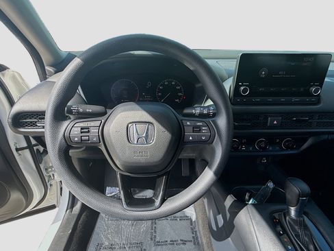 Certified 2025 Honda HR-V LX image 10