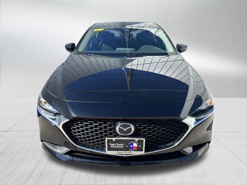 Used 2020 MAZDA MAZDA3 Sedan image 2