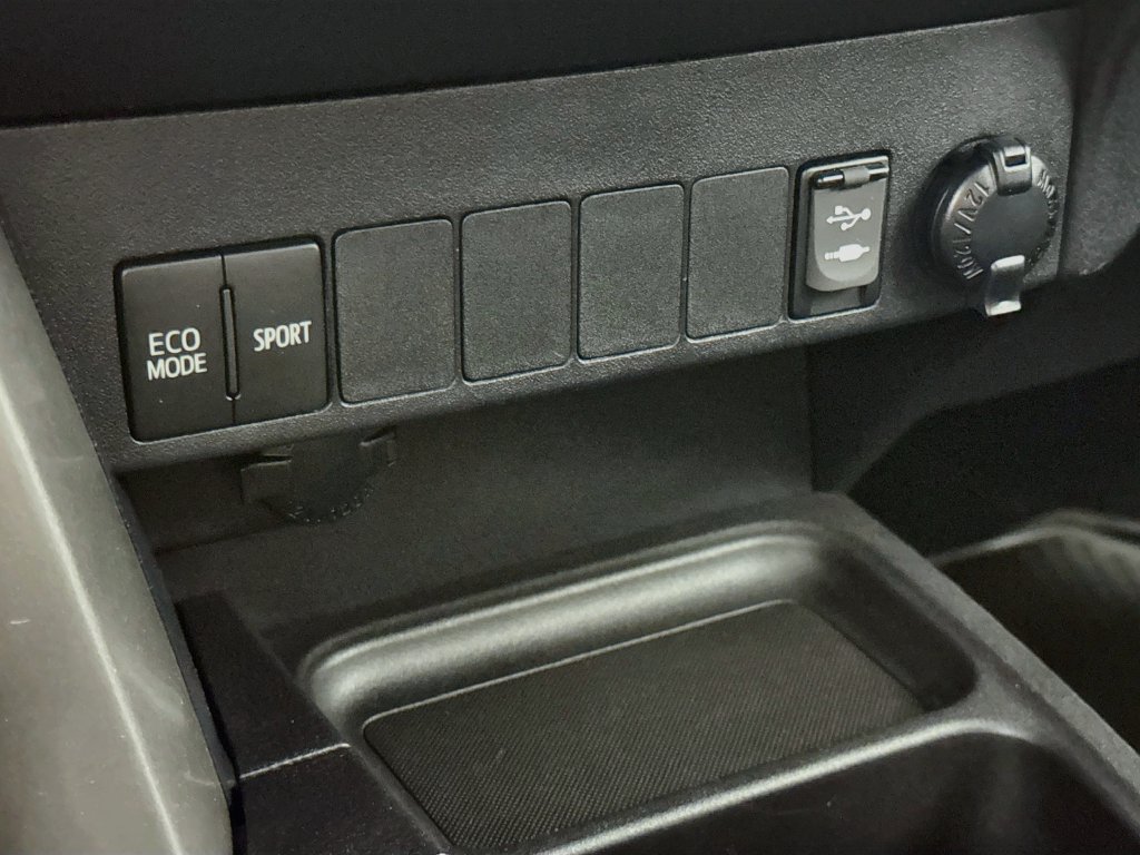 Used 2017 Toyota RAV4 XLE w/ Plus Special Value Package AWD/4WD image 21