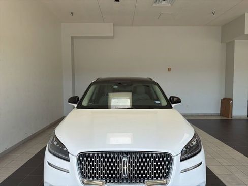 Used 2021 Lincoln Corsair Reserve FWD image 2