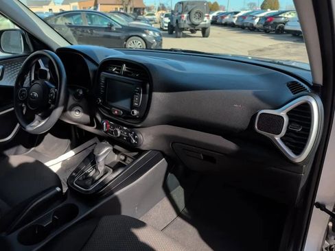 Used 2020 Kia Soul LX FWD image 27