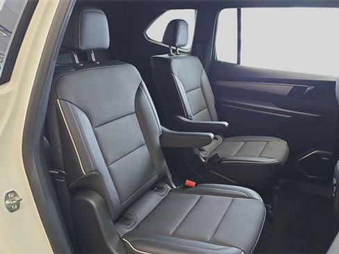 Used 2025 Buick Enclave Preferred image 14