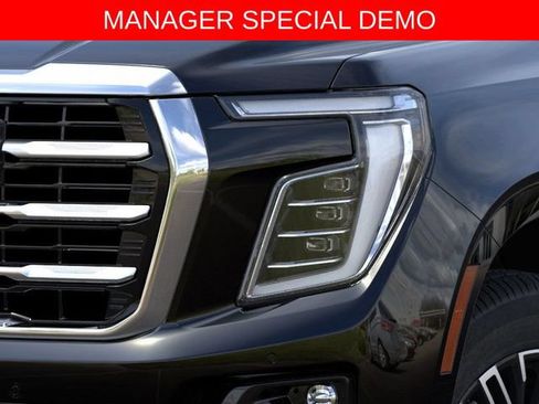 Used 2026 GMC Yukon XL Elevation w/ Elevation Premium Package AWD/4WD image 10