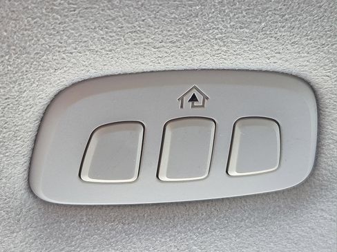 Used 2020 Lincoln Navigator Black Label w/ Cargo Convenience Package image 22