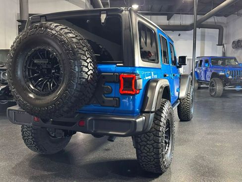 Used 2024 Jeep Wrangler Unlimited Sport image 32