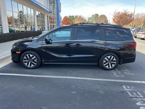 Used 2026 Honda Odyssey EX-L image 2