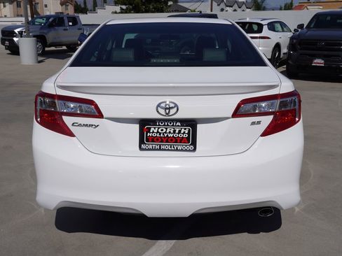Used 2014 Toyota Camry SE image 6