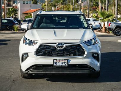 Used 2022 Toyota Highlander XLE