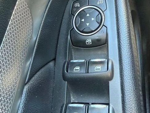 Used 2018 Ford Explorer XLT w/ Equipment Group 201A FWD image 18