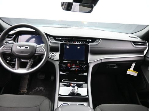 New 2026 Jeep Grand Cherokee L 4WD image 13