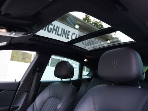 Used 2023 Maserati Levante Modena image 7