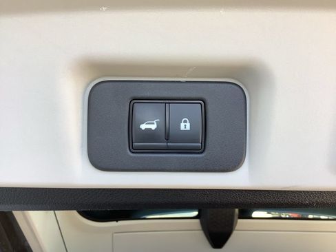 Used 2024 Nissan Ariya AWD image 24