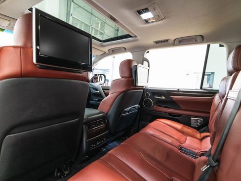 Used 2017 Lexus LX 570 4WD w/ Luxury Package image 14