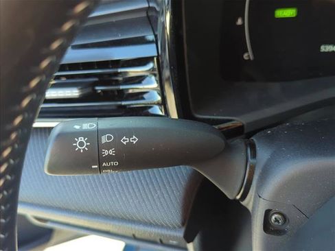 Used 2025 Toyota Camry SE FWD image 15