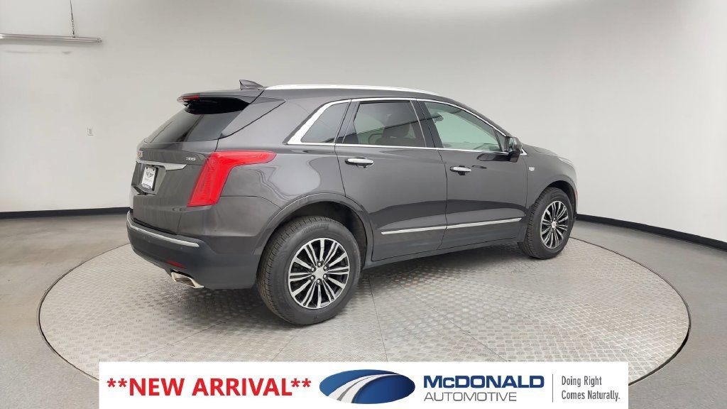 Used 2017 Cadillac XT5 Luxury w/ Driver Awareness Package AWD/4WD image 2