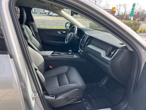 Certified 2025 Volvo XC60 B5 Plus image 15