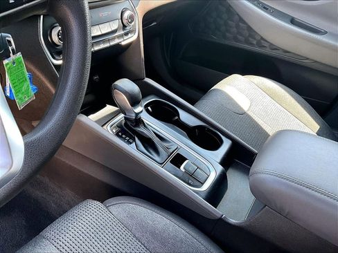Used 2020 Hyundai Santa Fe SE AWD/4WD image 19