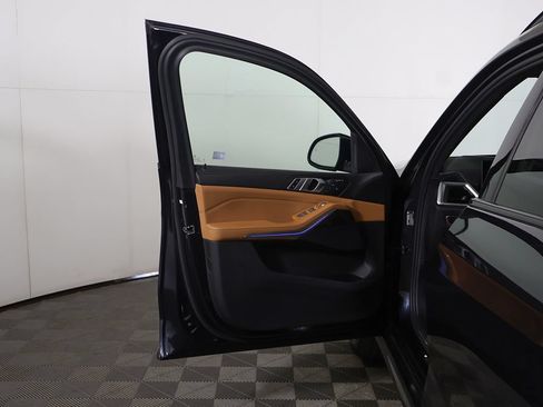 Used 2024 BMW X7 xDrive40i w/ M Sport Package AWD/4WD image 25