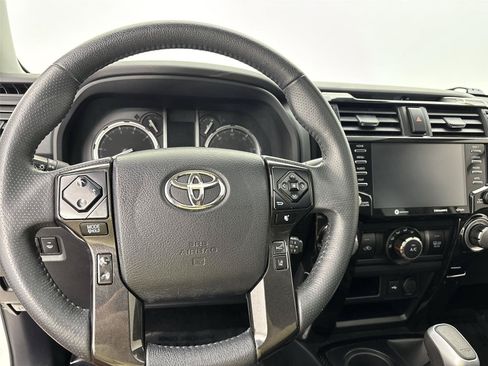 Used 2022 Toyota 4Runner TRD Off-Road Premium w/ Moonroof Package AWD/4WD image 22