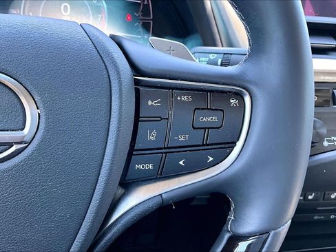 Used 2020 Lexus ES 350 w/ Premium Package image 23