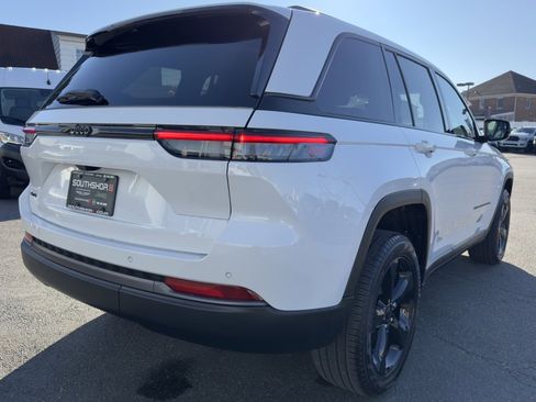New 2026 Jeep Grand Cherokee Limited w/ Limited Altitude Package image 7