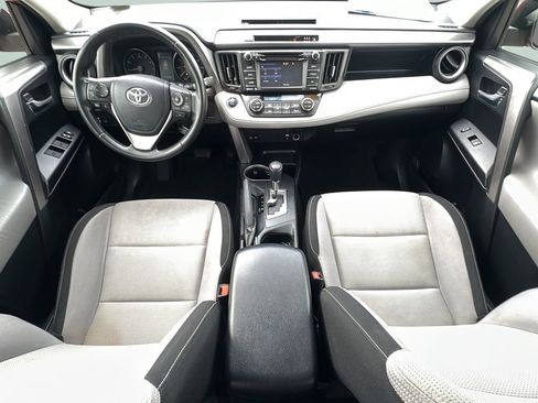 Used 2017 Toyota RAV4 XLE FWD image 11