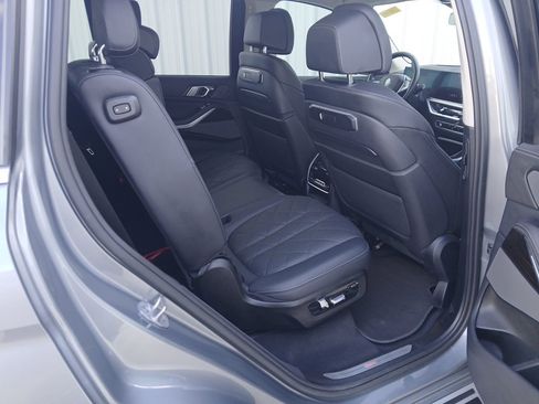 Used 2024 BMW X7 xDrive40i image 17