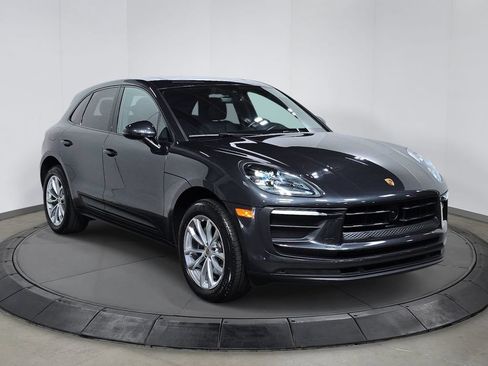 Certified 2023 Porsche Macan AWD/4WD image 9