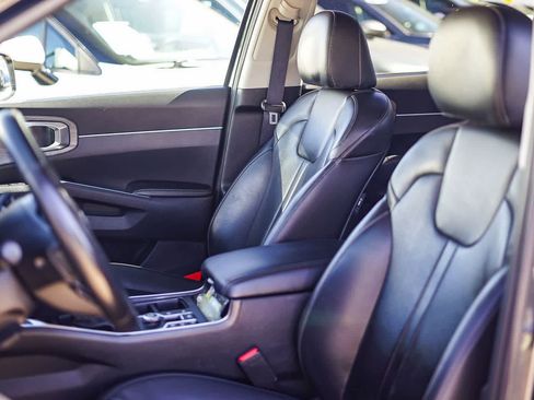 Used 2021 Kia Sorento EX image 17