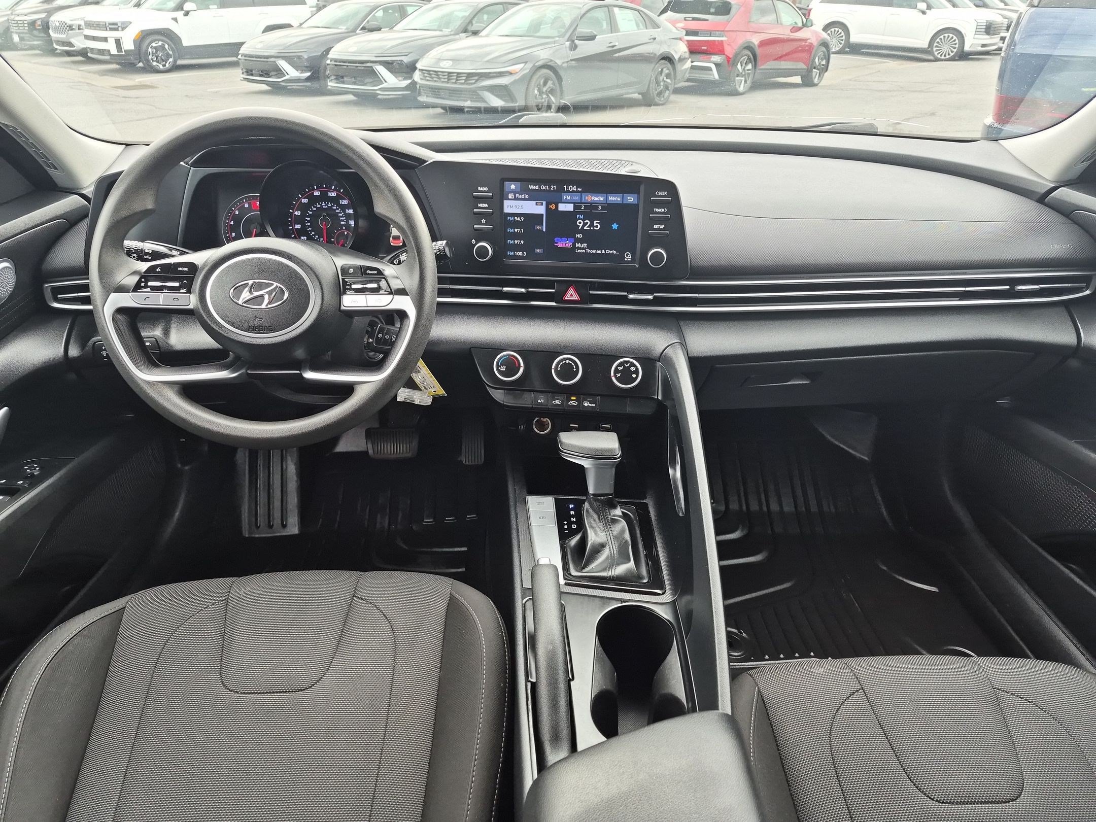 Used 2021 Hyundai Elantra SE FWD image 24