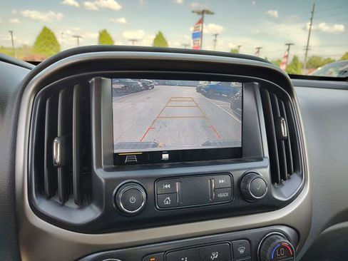 Used 2019 Chevrolet Colorado Z71 AWD/4WD image 14