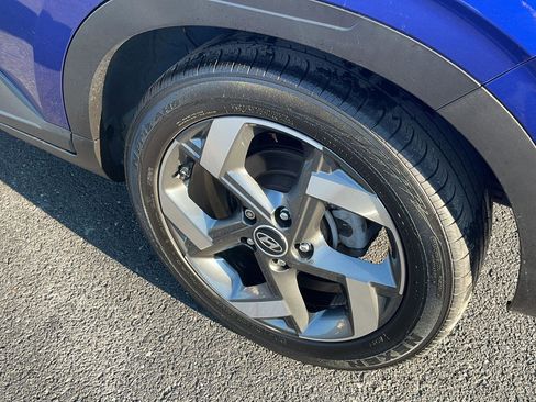 Certified 2023 Hyundai Venue SEL image 11