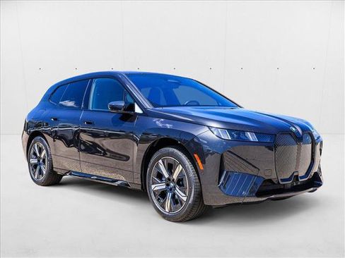 New 2026 BMW iX xDrive60 w/ Premium Package image 3