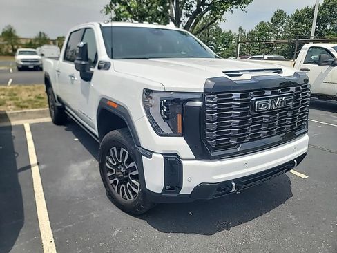 Used 2025 GMC Sierra 2500 Denali Ultimate AWD/4WD image 10
