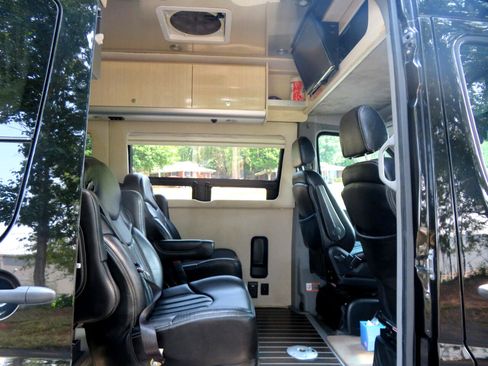 Used 2014 Mercedes-Benz Sprinter 3500 image 33