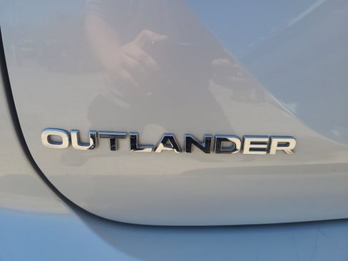 Used 2025 Mitsubishi Outlander SEL FWD image 16