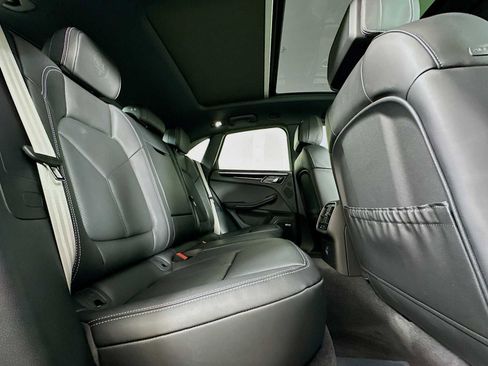 New 2026 Porsche Macan image 28