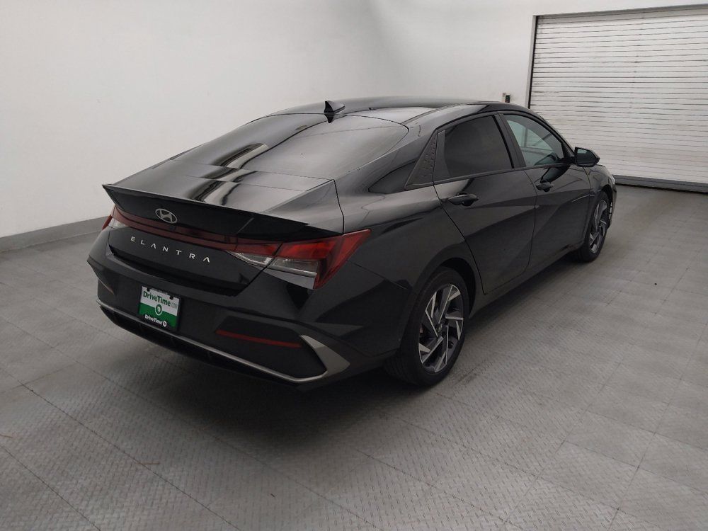 Used 2025 Hyundai Elantra Sport FWD image 9