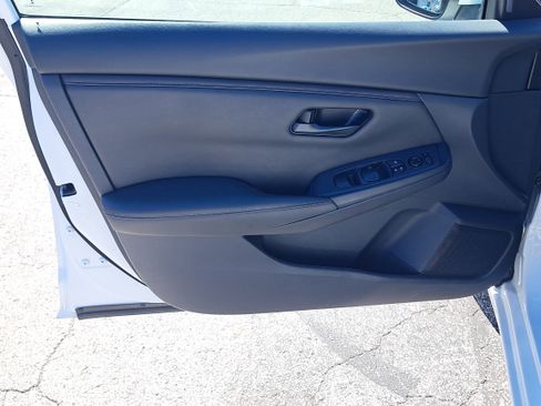 Used 2025 Nissan Sentra S image 10